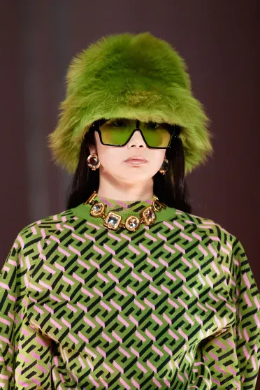 Versace Fall/Winter 2022-2023, Pr&ecirc;t-&agrave;-Porter | Ready-to-Wear
