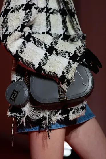 Versace Fall/Winter 2022-2023, Pr&ecirc;t-&agrave;-Porter | Ready-to-Wear