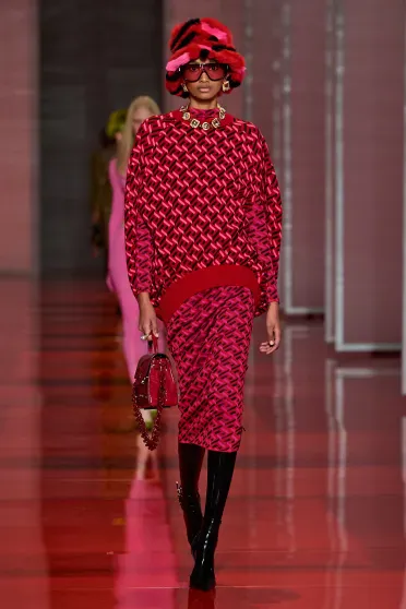 Versace Fall/Winter 2022-2023, Pr&ecirc;t-&agrave;-Porter | Ready-to-Wear