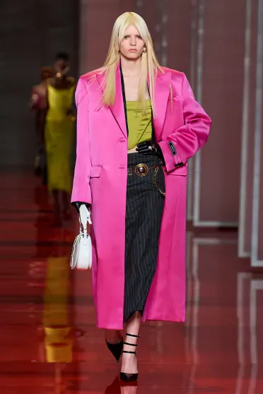 Versace Fall/Winter 2022-2023, Pr&ecirc;t-&agrave;-Porter | Ready-to-Wear