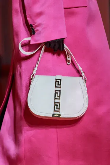 Versace Fall/Winter 2022-2023, Pr&ecirc;t-&agrave;-Porter | Ready-to-Wear