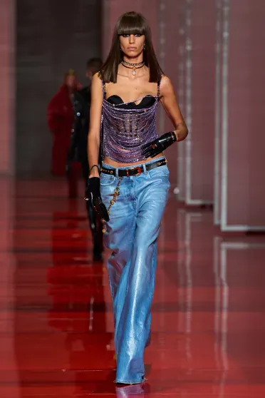 Versace Fall/Winter 2022-2023, Pr&ecirc;t-&agrave;-Porter | Ready-to-Wear