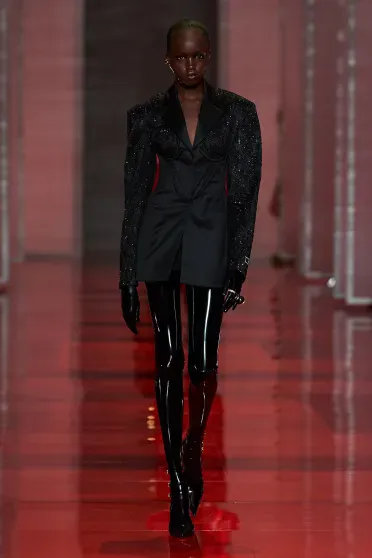 Versace Fall/Winter 2022-2023, Pr&ecirc;t-&agrave;-Porter | Ready-to-Wear