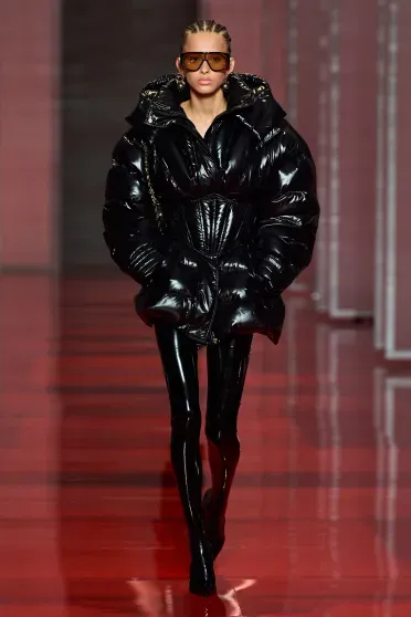 Versace Fall/Winter 2022-2023, Pr&ecirc;t-&agrave;-Porter | Ready-to-Wear