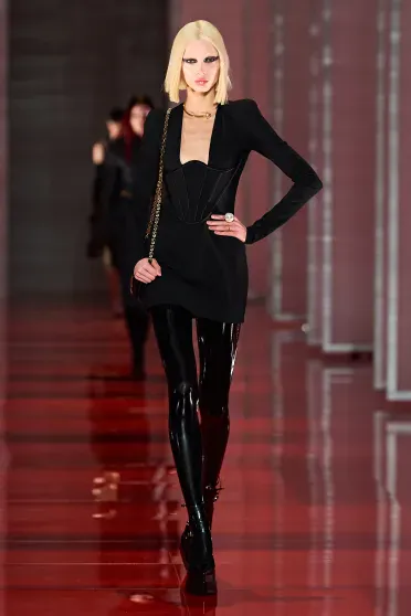 Versace Fall/Winter 2022-2023, Pr&ecirc;t-&agrave;-Porter | Ready-to-Wear