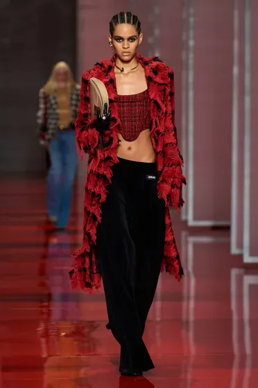 Versace Fall/Winter 2022-2023, Pr&ecirc;t-&agrave;-Porter | Ready-to-Wear