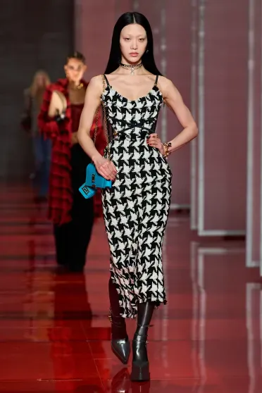 Versace Fall/Winter 2022-2023, Pr&ecirc;t-&agrave;-Porter | Ready-to-Wear