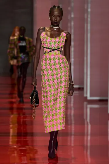 Versace Fall/Winter 2022-2023, Pr&ecirc;t-&agrave;-Porter | Ready-to-Wear