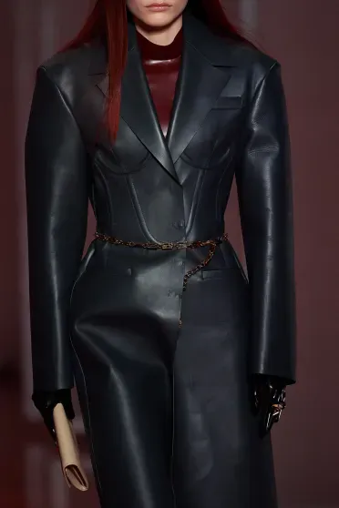 Versace Fall/Winter 2022-2023, Pr&ecirc;t-&agrave;-Porter | Ready-to-Wear