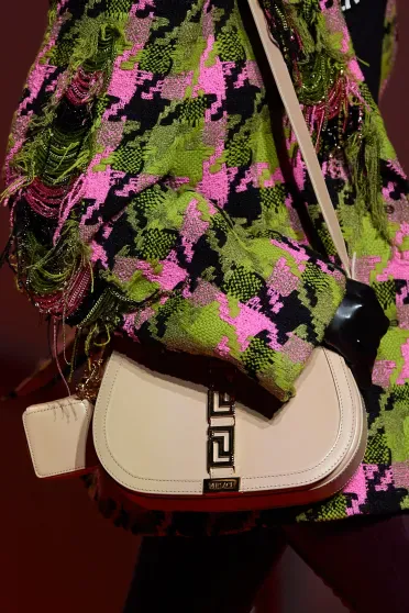 Versace Fall/Winter 2022-2023, Pr&ecirc;t-&agrave;-Porter | Ready-to-Wear