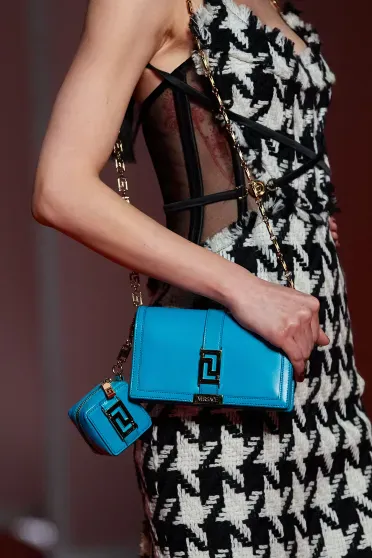 Versace Fall/Winter 2022-2023, Pr&ecirc;t-&agrave;-Porter | Ready-to-Wear