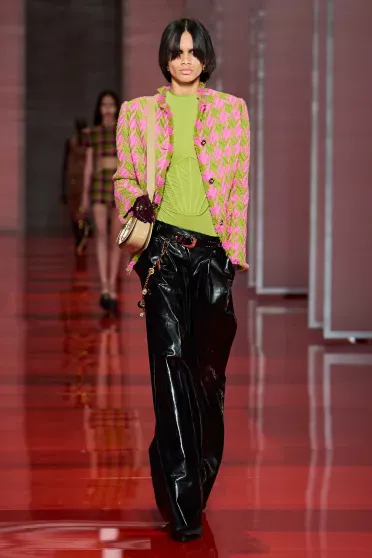 Versace Fall/Winter 2022-2023, Pr&ecirc;t-&agrave;-Porter | Ready-to-Wear