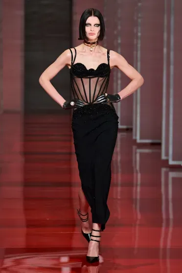 Versace Fall/Winter 2022-2023, Pr&ecirc;t-&agrave;-Porter | Ready-to-Wear
