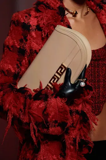 Versace Fall/Winter 2022-2023, Pr&ecirc;t-&agrave;-Porter | Ready-to-Wear