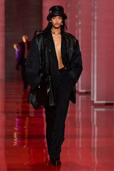 Versace Fall/Winter 2022-2023, Pr&ecirc;t-&agrave;-Porter | Ready-to-Wear