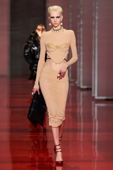 Versace Fall/Winter 2022-2023, Pr&ecirc;t-&agrave;-Porter | Ready-to-Wear