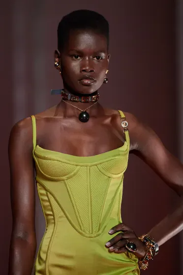 Versace Fall/Winter 2022-2023, Pr&ecirc;t-&agrave;-Porter | Ready-to-Wear