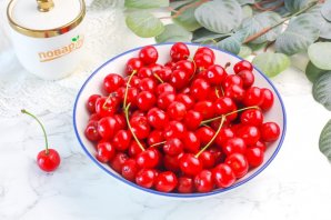 Вишня в сиропе