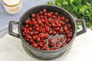 Вишня в собственном соку для тортов Вишня в собственном соку для тортов