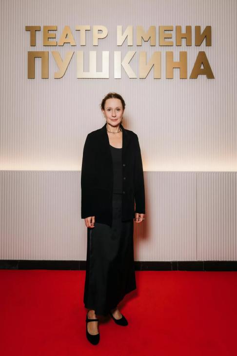 Елизавета Боярская, Виктория Исакова, Константин Хабенский на премьере спектакля «Опера нищих» в Театре Пушкина Елизавета Боярская, Виктория Исакова, Константин Хабенский на премьере спектакля «Опера нищих» в Театре Пушкина