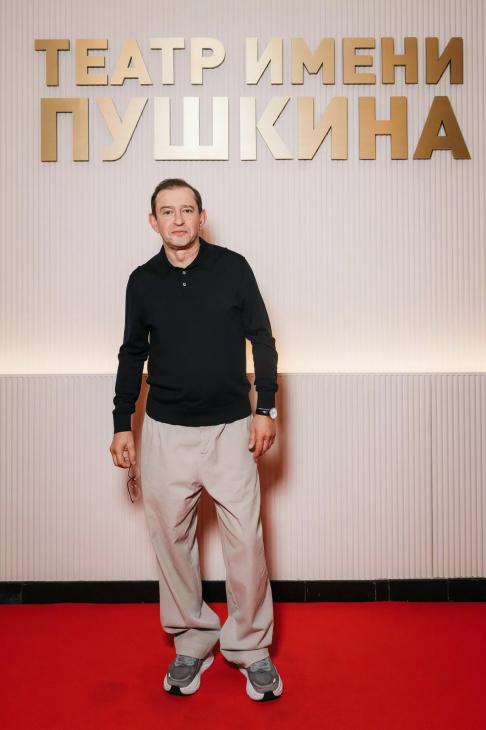 Елизавета Боярская, Виктория Исакова, Константин Хабенский на премьере спектакля «Опера нищих» в Театре Пушкина Елизавета Боярская, Виктория Исакова, Константин Хабенский на премьере спектакля «Опера нищих» в Театре Пушкина