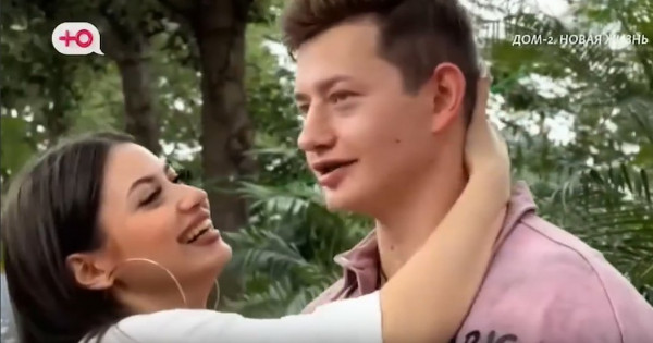 Клочкова согласилась взять после свадьбы фамилию Жени Петухова