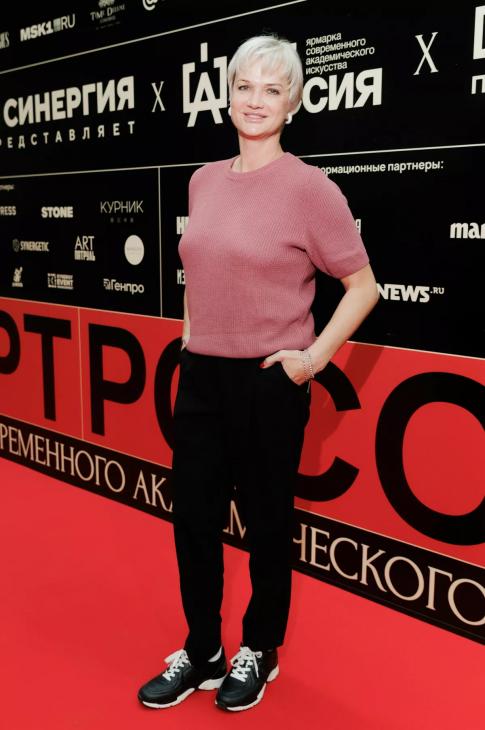Сергей Бурунов, Татьяна Куртукова и другие звёзды на открытии II осенней ярмарки «Арт Россия» Сергей Бурунов, Татьяна Куртукова и другие звёзды на открытии II осенней ярмарки «Арт Россия»