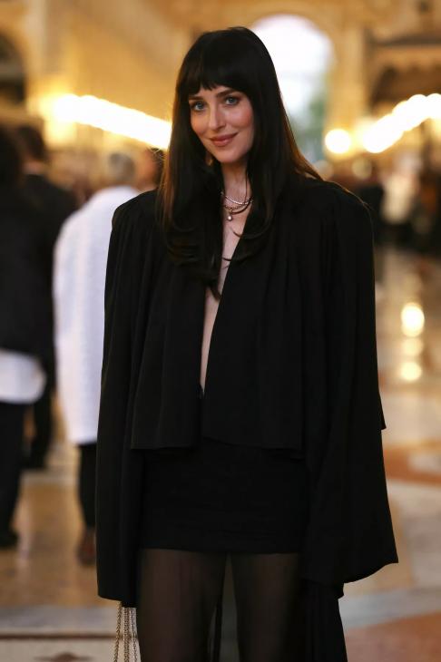 Дженнифер Лопес, Донаталла Версаче, Дакота Джонсон: гости шоу Vogue World: Milano Дженнифер Лопес, Донаталла Версаче, Дакота Джонсон: гости шоу Vogue World: Milano