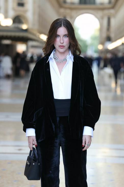 Дженнифер Лопес, Донаталла Версаче, Дакота Джонсон: гости шоу Vogue World: Milano Дженнифер Лопес, Донаталла Версаче, Дакота Джонсон: гости шоу Vogue World: Milano