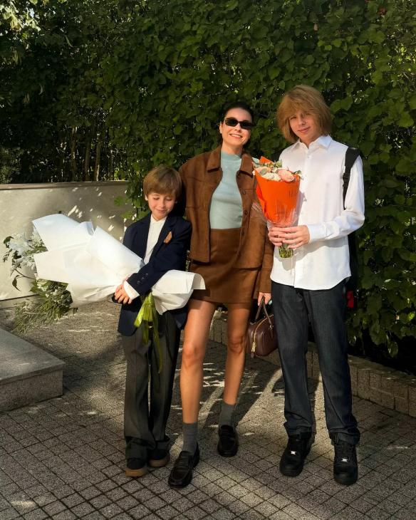 Лазарев, Кулецкая, Самойлова, Подольская и Пресняков: счастливые родители ведут детей в школу — часть 2