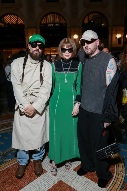 Дженнифер Лопес, Донаталла Версаче, Дакота Джонсон: гости шоу Vogue World: Milano Дженнифер Лопес, Донаталла Версаче, Дакота Джонсон: гости шоу Vogue World: Milano