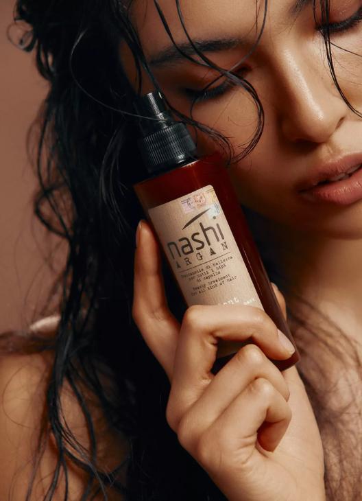 От крема с жидким золотом до парфюма в честь поэзии Руми: дайджест beauty-новостей От крема с жидким золотом до парфюма в честь поэзии Руми: дайджест beauty-новостей