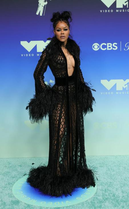 Гламурная революция MTV VMAs 2026: Тейлор Свифт, Пэрис Хилтон и Дакота Джонсон на премии в Лос-Анджелесе Гламурная революция MTV VMAs 2026: Тейлор Свифт, Пэрис Хилтон и Дакота Джонсон на премии в Лос-Анджелесе
