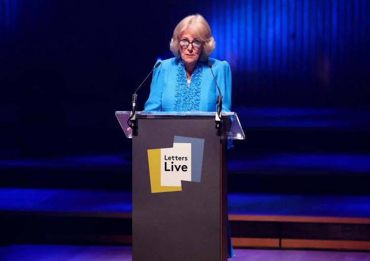 День рождения Рании, появление Камиллы на мероприятии Letters Live в Лондоне, Максима за рулём трактора, и другие королевские новости День рождения Рании, появление Камиллы на мероприятии Letters Live в Лондоне, Максима за рулём трактора, и другие королевские новости