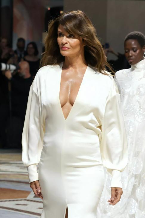 Дженнифер Лопес, Донаталла Версаче, Дакота Джонсон: гости шоу Vogue World: Milano Дженнифер Лопес, Донаталла Версаче, Дакота Джонсон: гости шоу Vogue World: Milano