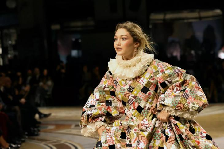 Дженнифер Лопес, Донаталла Версаче, Дакота Джонсон: гости шоу Vogue World: Milano Дженнифер Лопес, Донаталла Версаче, Дакота Джонсон: гости шоу Vogue World: Milano