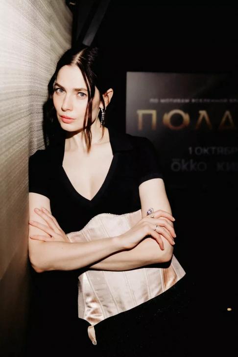 Юрий Колокольников, Юлия Снигирь, Максим Матвеев на светской премьере сериала «Полдень» Юрий Колокольников, Юлия Снигирь, Максим Матвеев на светской премьере сериала «Полдень»