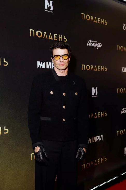 Юрий Колокольников, Юлия Снигирь, Максим Матвеев на светской премьере сериала «Полдень» Юрий Колокольников, Юлия Снигирь, Максим Матвеев на светской премьере сериала «Полдень»