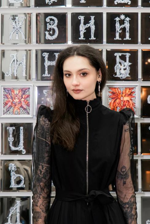 &laquo;В 16 лет я ушла из дома&raquo;: Мария Михалкова‑Кончаловская — о знаменитой семье, новом возлюбленном и отношениях с Любовью Толкалиной