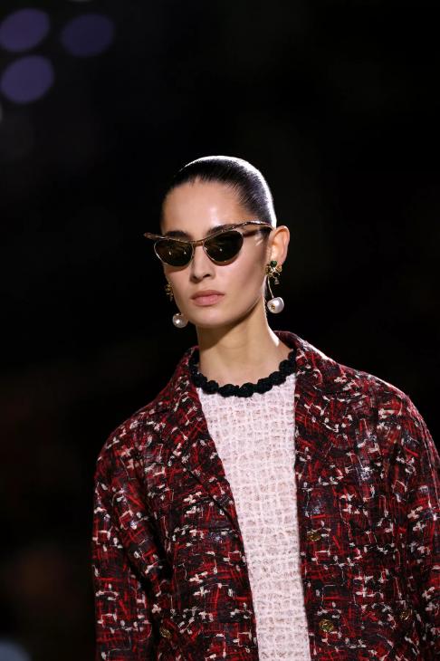 Птицы высокого полёта: Николь Кидман, Дуа Липа, Рози Хантингтон‑Уайтли и Джон Малкович на шоу Chanel в Париже