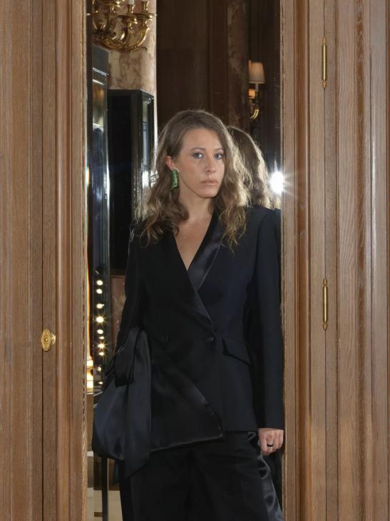 «Простой, да не простой»: Ксения Собчак в total-black на ужине Dior в Париже «Простой, да не простой»: Ксения Собчак в total-black на ужине Dior в Париже