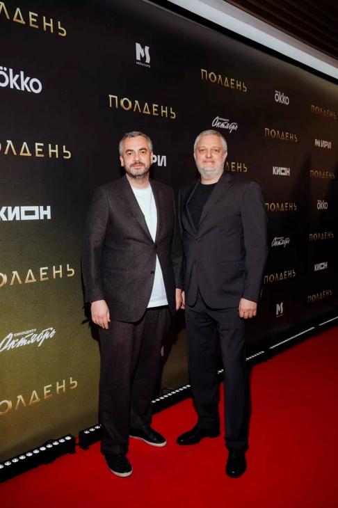 Юрий Колокольников, Юлия Снигирь, Максим Матвеев на светской премьере сериала «Полдень» Юрий Колокольников, Юлия Снигирь, Максим Матвеев на светской премьере сериала «Полдень»