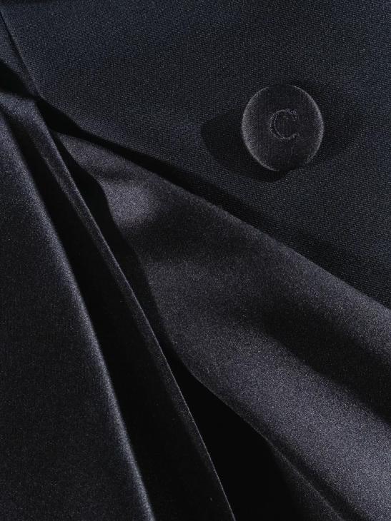 «Простой, да не простой»: Ксения Собчак в total-black на ужине Dior в Париже «Простой, да не простой»: Ксения Собчак в total-black на ужине Dior в Париже