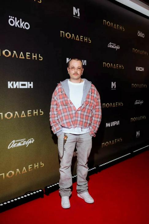 Юрий Колокольников, Юлия Снигирь, Максим Матвеев на светской премьере сериала «Полдень» Юрий Колокольников, Юлия Снигирь, Максим Матвеев на светской премьере сериала «Полдень»
