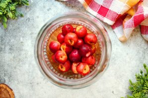 Компот из ранеток и слив