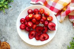 Компот из ранеток и слив